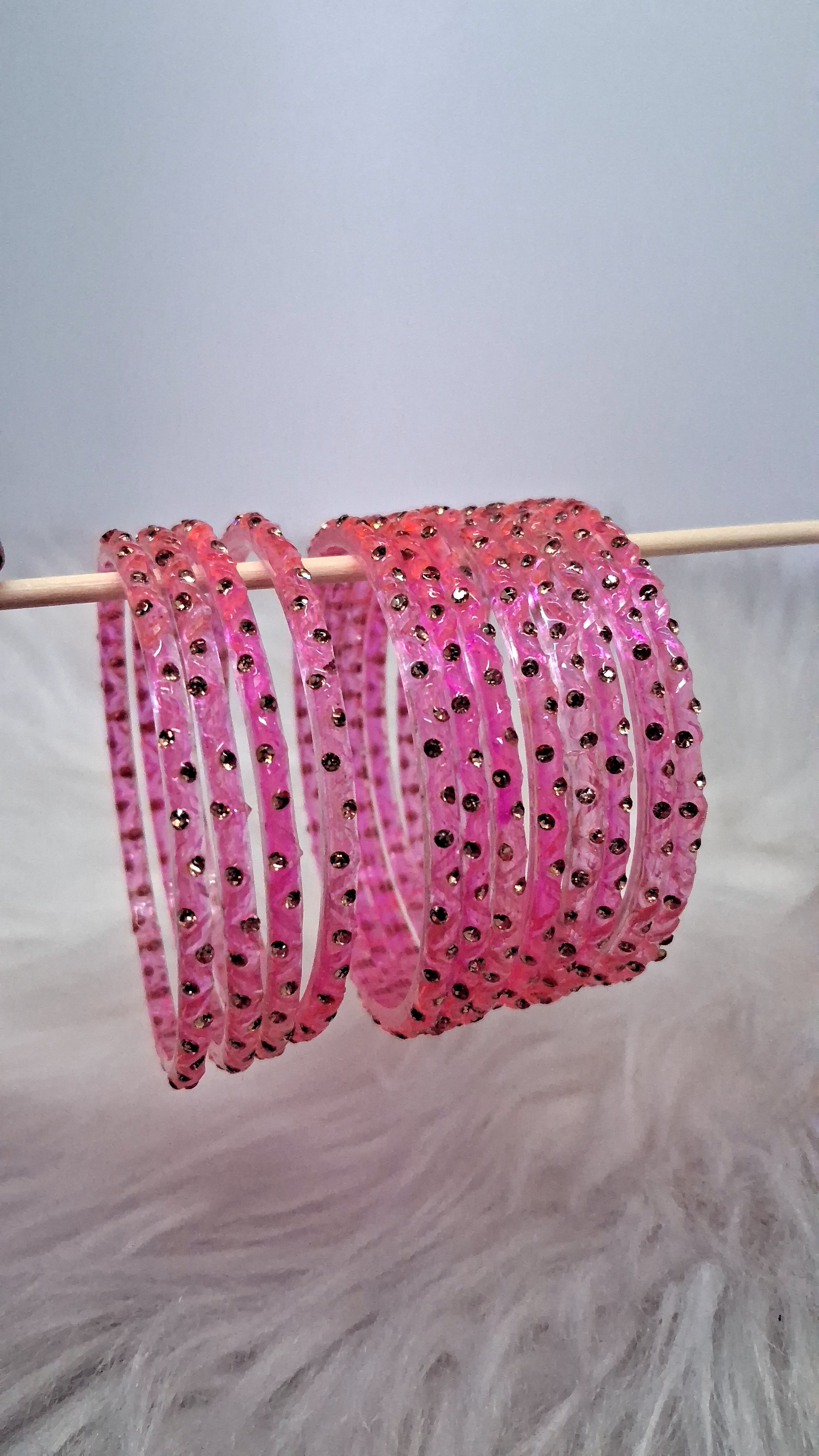 Pack of 10 Classic Raindrop Glass Bangles