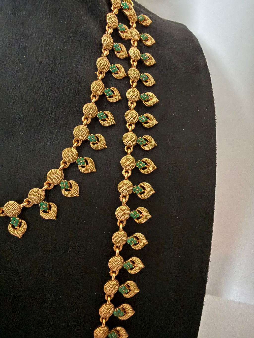 Thalir necklace set